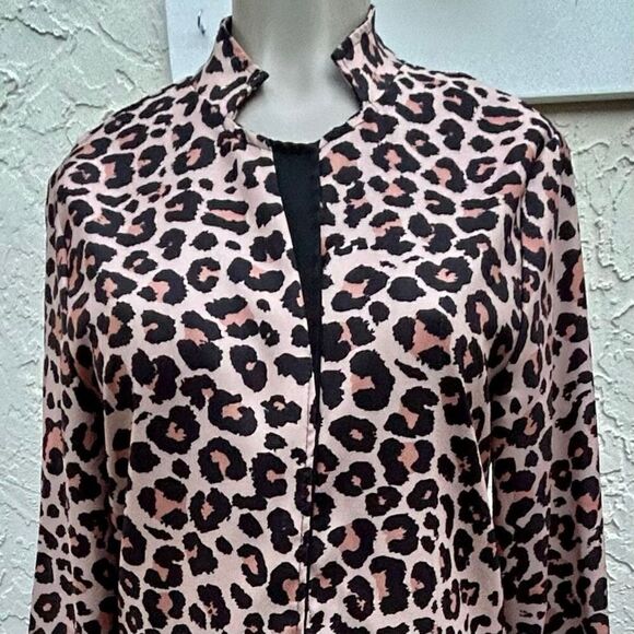 Fashion Jacket Women’s Size Large Leopard Print ￼Knee Length Lined Small Collar - Picture 11 of 13